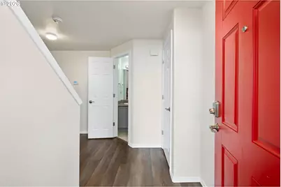9218 SE Lincoln St, Portland, OR 97216 - Photo 3