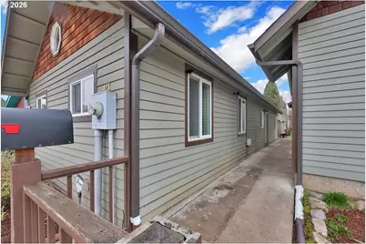 1306 S 4th St, Cottage Grove, OR 97424 - Photo 33