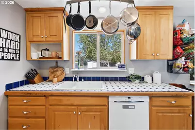 621 NW 82nd St, Vancouver, WA 98665 - Photo 9