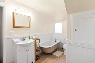 220 24th St, Salem, OR 97301 - Photo 23