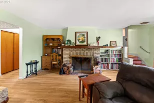220 24th St, Salem, OR 97301 - Photo 9