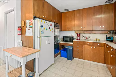 220 24th St, Salem, OR 97301 - Photo 13