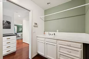 7050 SW Chapel Ln, Portland, OR 97223 - Photo 31