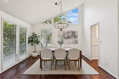 7050 SW Chapel Ln, Portland, OR 97223 - Photo 9