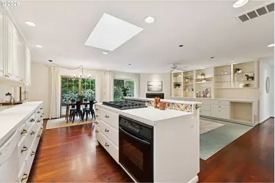7050 SW Chapel Ln, Portland, OR 97223 - Photo 13
