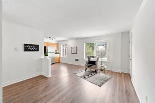 8833 N Syracuse St, Portland, OR 97203 - Photo 7