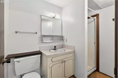 16735 NE Glisan St, Portland, OR 97230 - Photo 33