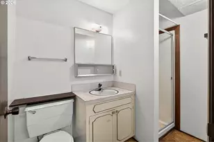 16735 NE Glisan St, Portland, OR 97230 - Photo 33