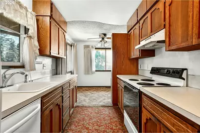 16735 NE Glisan St, Portland, OR 97230 - Photo 7
