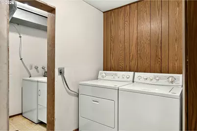 16735 NE Glisan St, Portland, OR 97230 - Photo 17