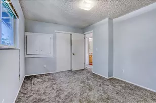 18801 NE Clackamas St, Portland, OR 97230 - Photo 17