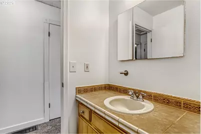 18801 NE Clackamas St, Portland, OR 97230 - Photo 23