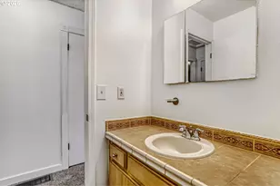 18801 NE Clackamas St, Portland, OR 97230 - Photo 23