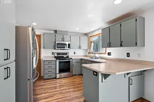 6860 N Swift St, Portland, OR 97203 - Photo 11