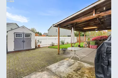 1241 Dahlia St, Woodburn, OR 97071 - Photo 23