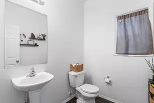 1241 Dahlia St, Woodburn, OR 97071 - Photo 11