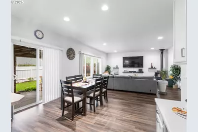 1241 Dahlia St, Woodburn, OR 97071 - Photo 5