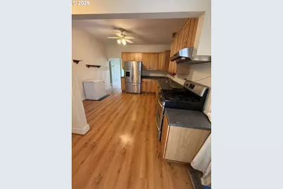 1466 SE Pine St, Roseburg, OR 97470 - Photo 5