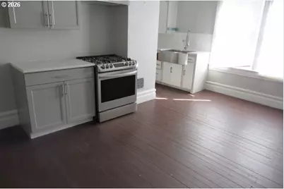 803 SE Kane St, Roseburg, OR 97470 - Photo 13
