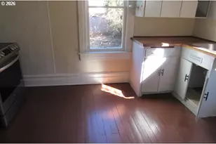 803 SE Kane St, Roseburg, OR 97470 - Photo 9