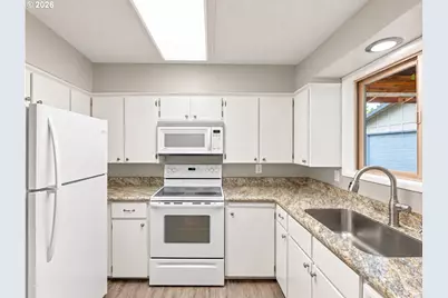 125 NW 11th Ave, Canby, OR 97013 - Photo 7