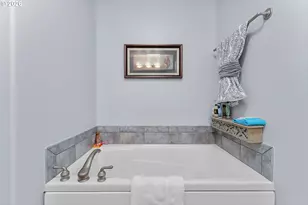 9239 SW Sweek Dr, Tualatin, OR 97062 - Photo 21