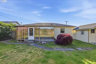 1707 Hayes St, North Bend, OR 97459 - Photo 31