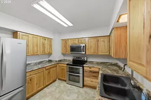1707 Hayes St, North Bend, OR 97459 - Photo 11