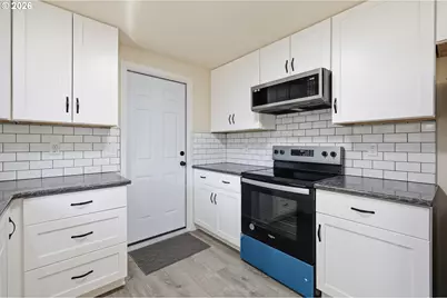 1390 Buck St, Eugene, OR 97402 - Photo 9