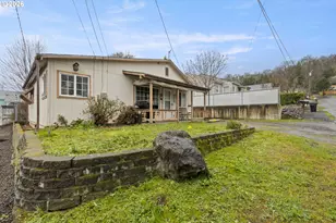 1718 NW Crouch St, Roseburg, OR 97471 - Photo 27