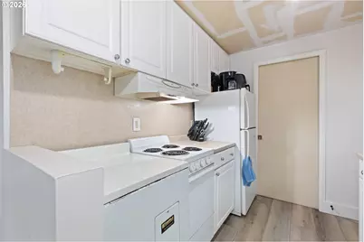 1718 NW Crouch St, Roseburg, OR 97471 - Photo 13