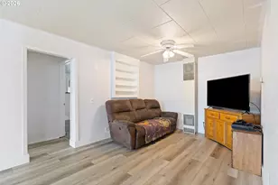 1718 NW Crouch St, Roseburg, OR 97471 - Photo 5