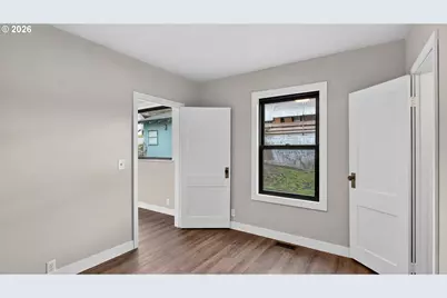 504 S 3rd St, Springfield, OR 97477 - Photo 7