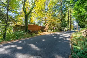 4230 SW Hewett Blvd, Portland, OR 97221 - Photo 3