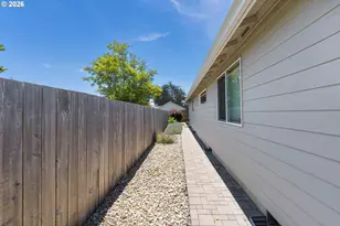 860 1st St SE, Bandon, OR 97411 - Photo 31