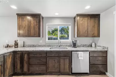 860 1st St SE, Bandon, OR 97411 - Photo 15