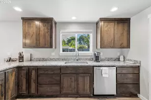 860 1st St SE, Bandon, OR 97411 - Photo 15