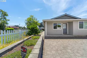 860 1st St SE, Bandon, OR 97411 - Photo 35