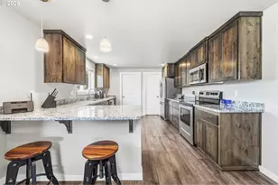 860 1st St SE, Bandon, OR 97411 - Photo 11