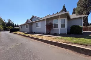 1586 NE Grandhaven St, McMinnville, OR 97128 - Photo 1