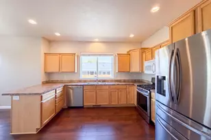 1586 NE Grandhaven St, McMinnville, OR 97128 - Photo 21