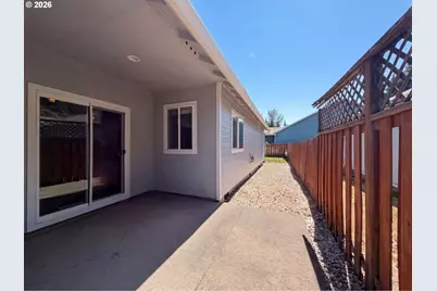 1586 NE Grandhaven St, McMinnville, OR 97128 - Photo 9