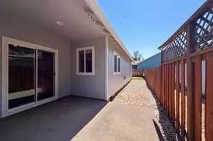 1586 NE Grandhaven St, McMinnville, OR 97128 - Photo 9