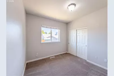 1586 NE Grandhaven St, McMinnville, OR 97128 - Photo 5