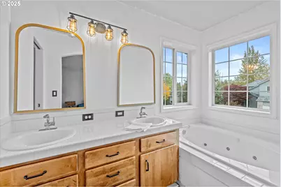 1742 NE Blue Heron Dr, Portland, OR 97211 - Photo 25