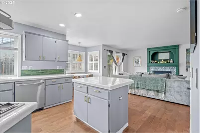 1742 NE Blue Heron Dr, Portland, OR 97211 - Photo 13