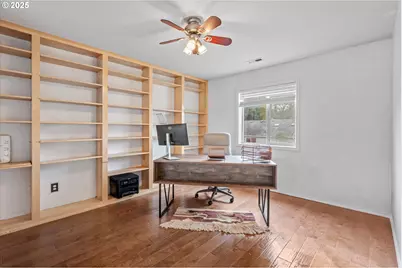 1742 NE Blue Heron Dr, Portland, OR 97211 - Photo 33