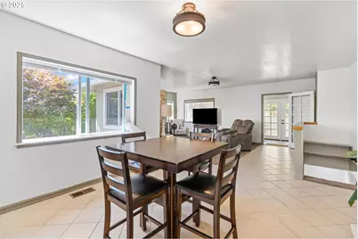 719 Peters St, Raymond, WA 98577 - Photo 11