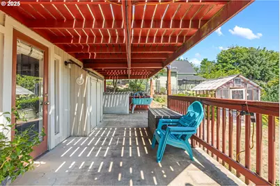 719 Peters St, Raymond, WA 98577 - Photo 29