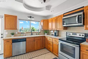 719 Peters St, Raymond, WA 98577 - Photo 13